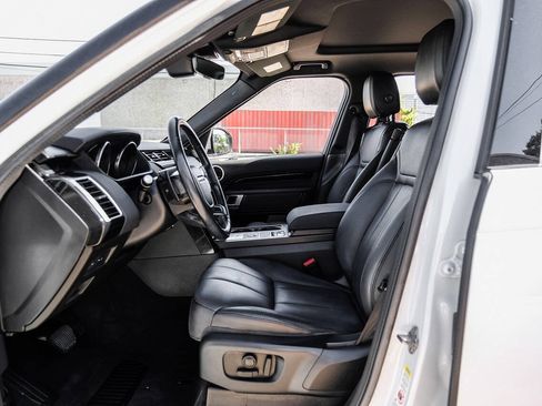 Used 2018 Land Rover Discovery SE AWD/4WD image 4