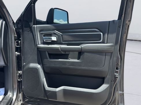 New 2025 RAM 2500 Big Horn AWD/4WD image 10