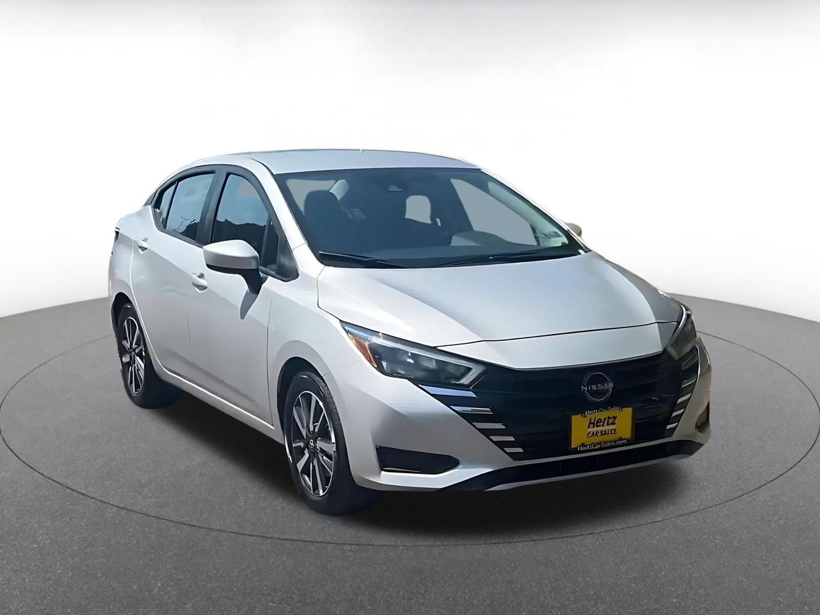 Used 2025 Nissan Versa SV FWD image 3