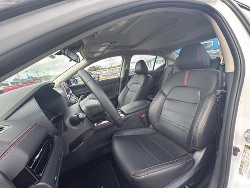 Used 2025 Nissan Sentra SR w/ SR Premium Package image 13