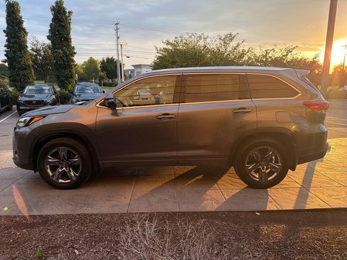 Used 2019 Toyota Highlander Limited Platinum AWD/4WD image 7