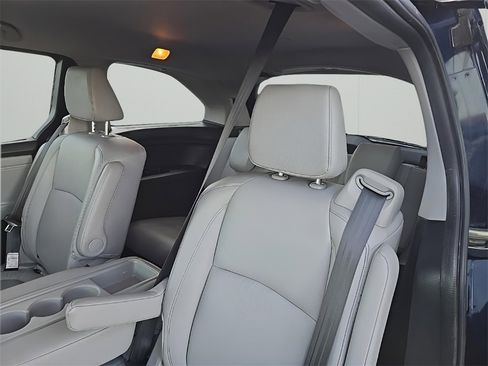 Used 2024 Honda Odyssey EX-L image 13