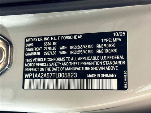 Used 2026 Porsche Macan AWD/4WD image 27