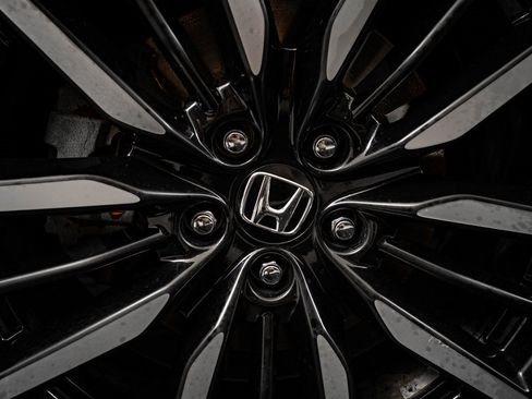 Used 2023 Honda Accord Touring image 8