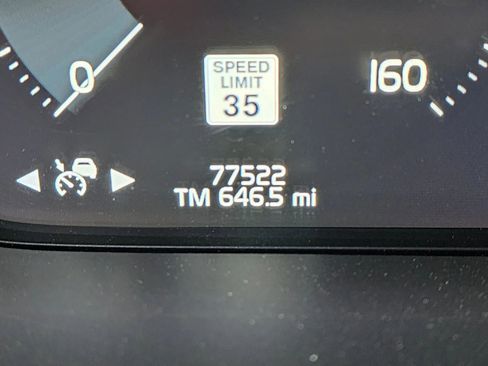 Used 2021 Volvo XC90 T6 Momentum w/ Climate Package image 24