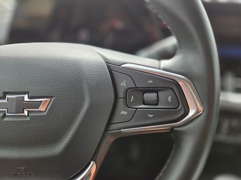 Used 2025 Chevrolet Trax ACTIV w/ Sunroof Package FWD image 17