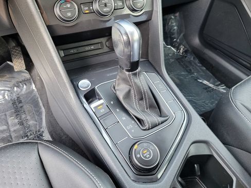 Used 2021 Volkswagen Tiguan SE w/ Panoramic Sunroof Package AWD/4WD image 21