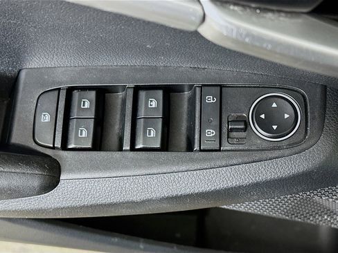 Used 2023 Kia Seltos LX image 13