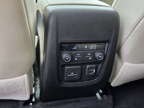 Used 2022 Buick Enclave Avenir w/ Avenir Technology Package FWD image 14