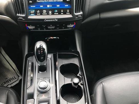 Used 2017 Maserati Levante AWD/4WD image 11