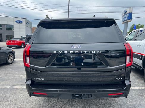 Used 2025 Ford Expedition Max Active AWD/4WD image 8