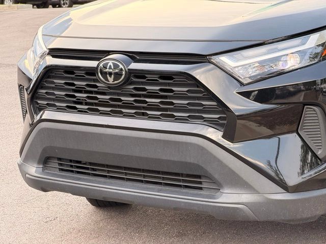 Used 2023 Toyota RAV4 XLE FWD image 6