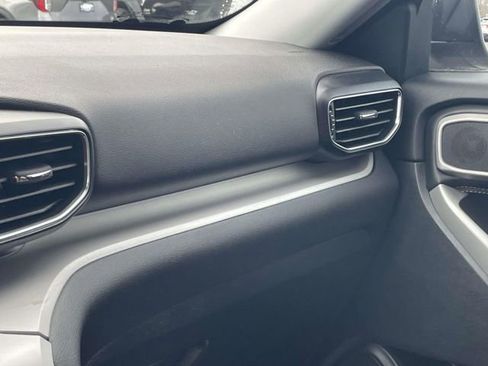 Certified 2024 Ford Explorer XLT w/ Equipment Group 202A image 32