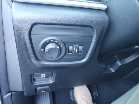 New 2026 Jeep Grand Cherokee Altitude image 16