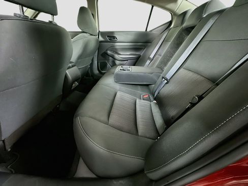 Used 2024 Nissan Altima 2.5 SV FWD image 25