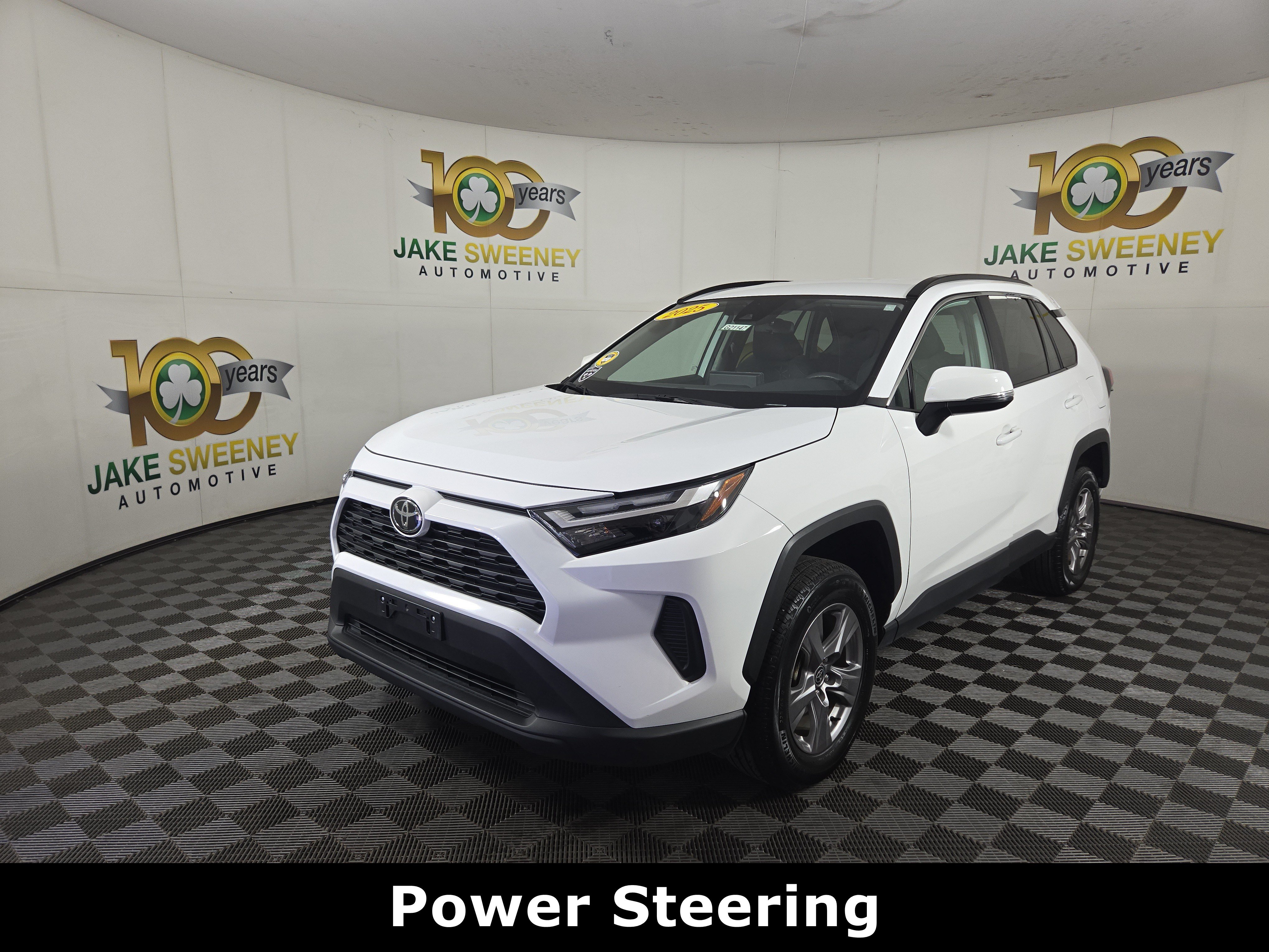 Used 2025 Toyota RAV4 XLE AWD/4WD image 3