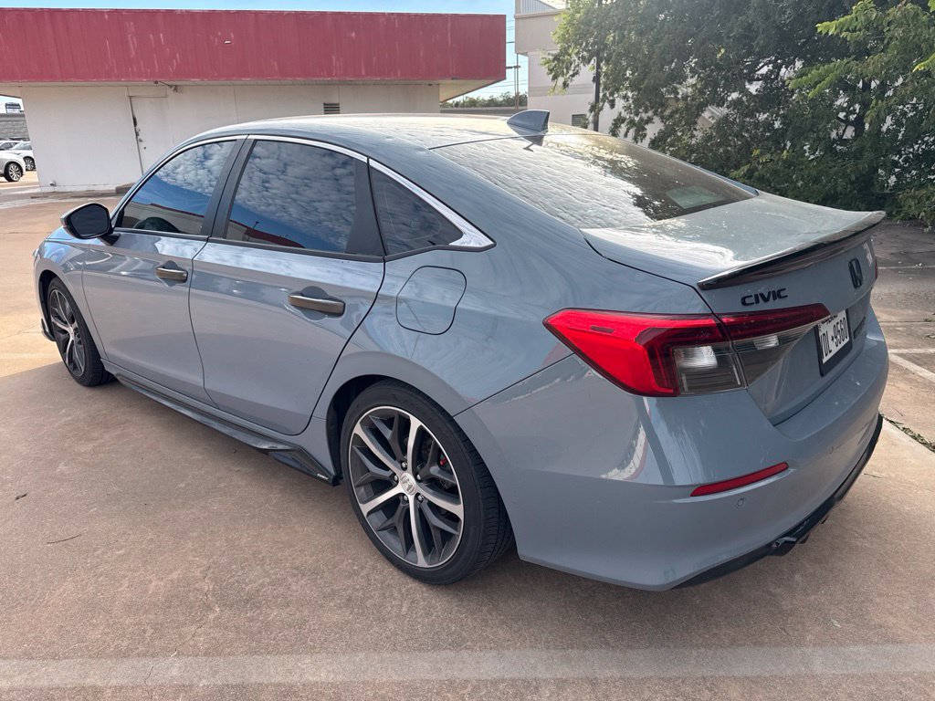 Used 2022 Honda Civic Touring image 7