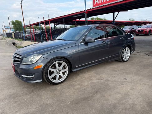 Used 2014 Mercedes-Benz C 250 Sedan w/ Multimedia Package image 3
