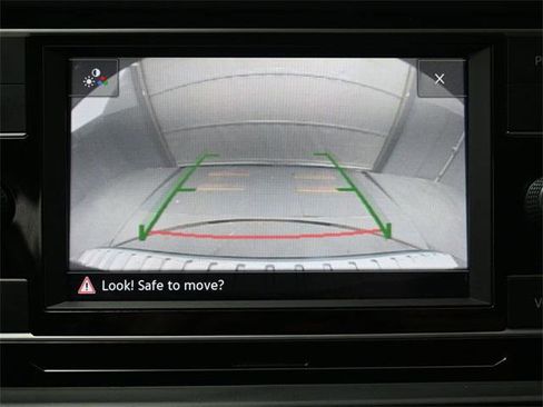 Used 2021 Volkswagen Jetta SE image 21