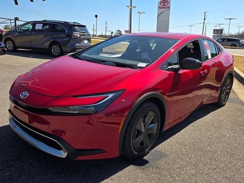 New 2026 Toyota Prius SE image 3