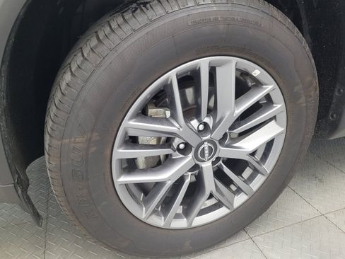 Used 2024 Nissan Rogue S AWD/4WD image 31