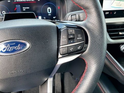Used 2025 Ford Explorer ST-Line w/ ST-Line Street Pack image 18