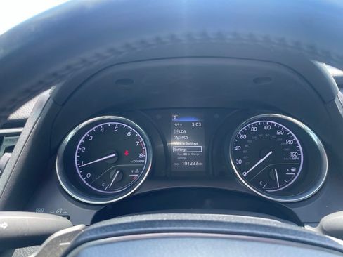 Used 2020 Toyota Camry SE FWD image 13