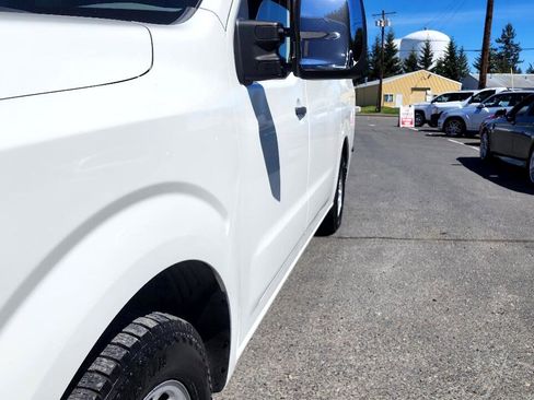 Used 2015 Nissan NV 2500 SV w/ Technology Package image 18