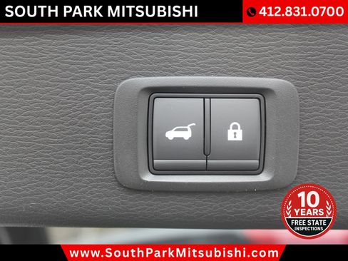 New 2025 Mitsubishi Outlander SE image 32