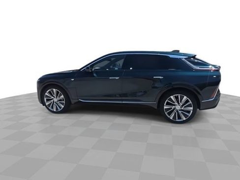 New 2025 Cadillac Lyriq Luxury w/ Nappa Leather Package RWD image 5