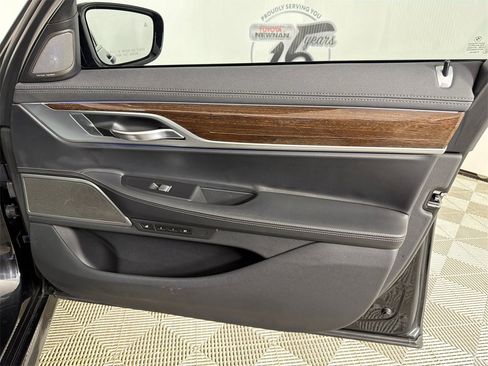Used 2020 BMW 740i w/ M Sport Package image 16