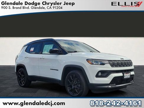 Used 2022 Jeep Compass Latitude w/ Convenience Group FWD image 1