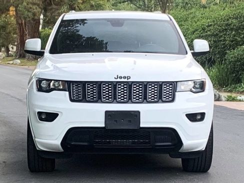 Used 2021 Jeep Grand Cherokee Laredo X image 10