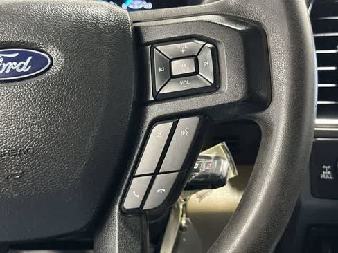 Used 2017 Ford F250 XLT w/ XLT Premium Package AWD/4WD image 18
