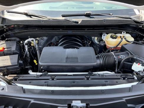 Used 2022 Chevrolet Tahoe RST w/ Sport Performance Package image 32