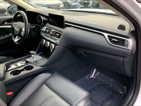 Used 2023 Genesis G70 2.0T image 32
