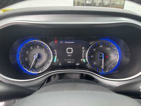 Used 2025 Chrysler Pacifica Limited FWD image 25