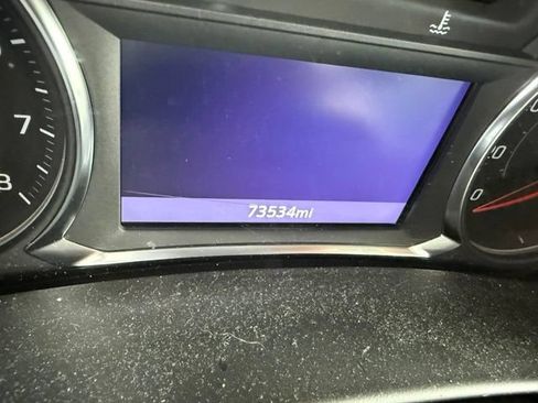 Used 2022 Chevrolet Equinox Premier AWD/4WD image 9