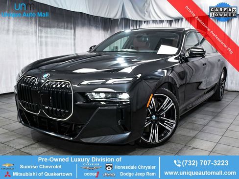 Used 2025 BMW 760i xDrive AWD/4WD image 1