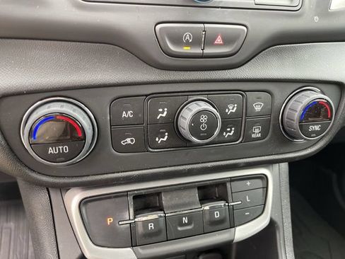 Used 2023 GMC Terrain SLE w/ Driver Convenience Package FWD image 18