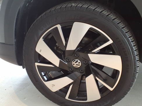 Used 2023 Volkswagen Taos SEL AWD/4WD image 7