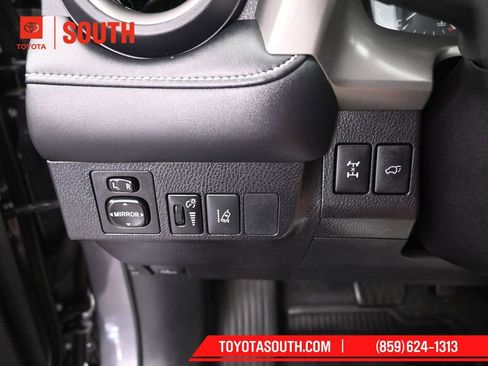 Used 2017 Toyota RAV4 Limited image 20