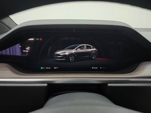 Used 2024 Tesla Model X image 10