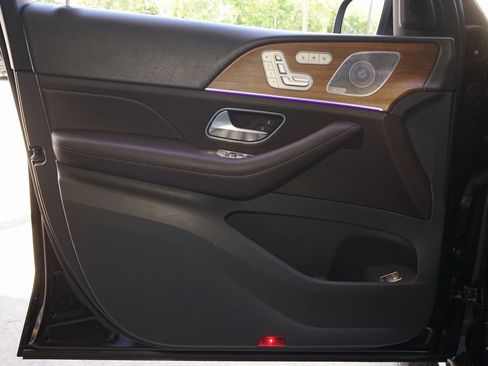 Used 2020 Mercedes-Benz GLS 580 4MATIC image 23