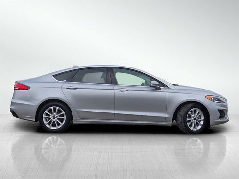 Used 2020 Ford Fusion SEL image 3