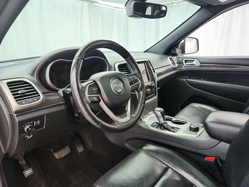 Used 2018 Jeep Grand Cherokee Overland AWD/4WD image 10