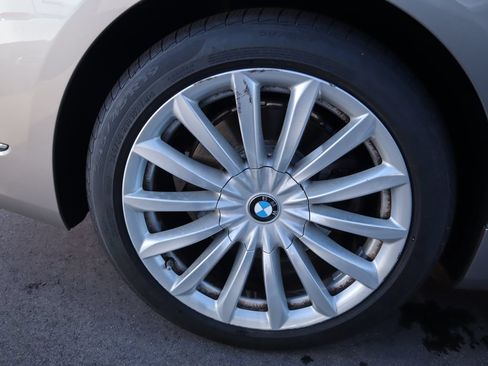 Used 2022 BMW 740i w/ Premium Package RWD image 17