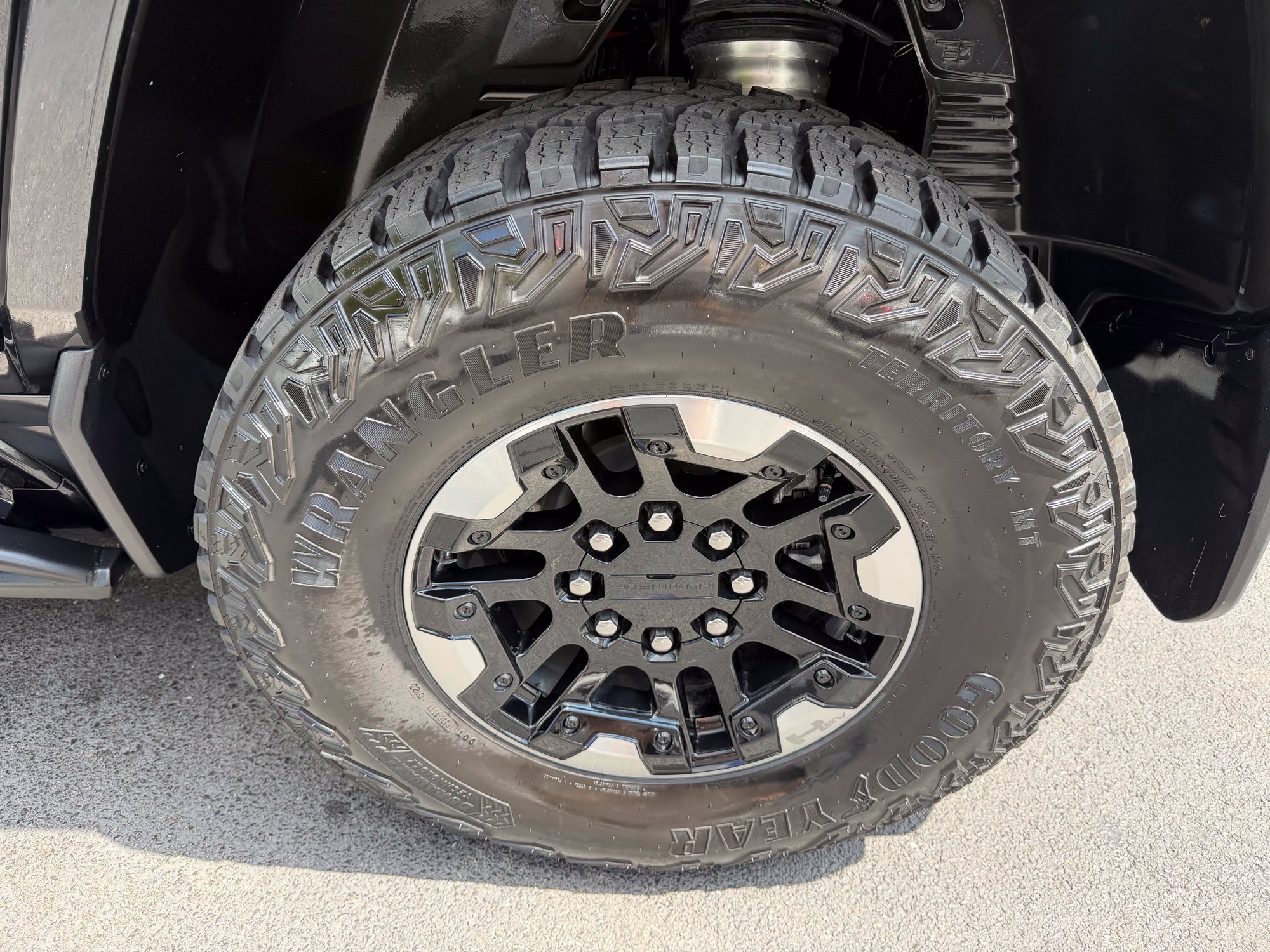 Used 2024 GMC Hummer EV 2X w/ Extreme Off-Road Package AWD/4WD image 12