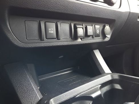 Used 2022 Toyota Tacoma TRD Off-Road image 29