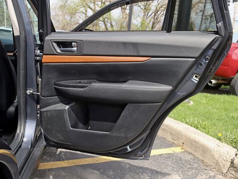 Used 2014 Subaru Outback 2.5i Limited w/ Moonroof Package image 32